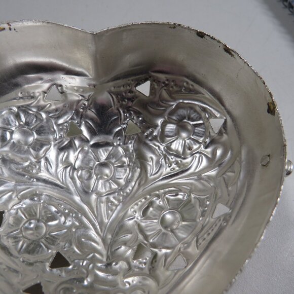 Silver plated pomander (refillable sachet) make closet or drawer smell good - Picture 9 of 15